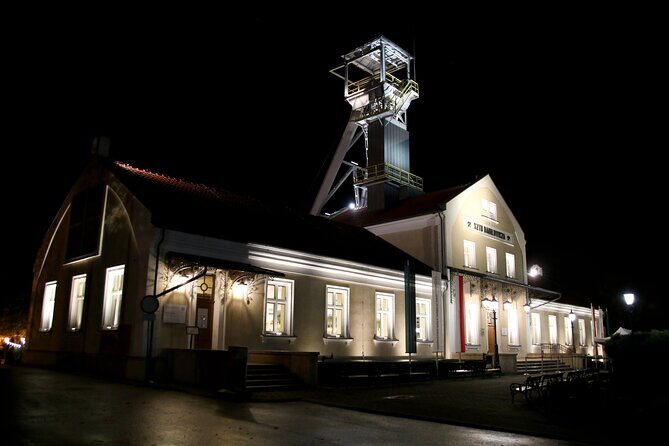 Salt Mine Wieliczka Guided Tour from Krakow - From Krakow to Wieliczka: The 9:00 Pickup and 45-Minute Ride