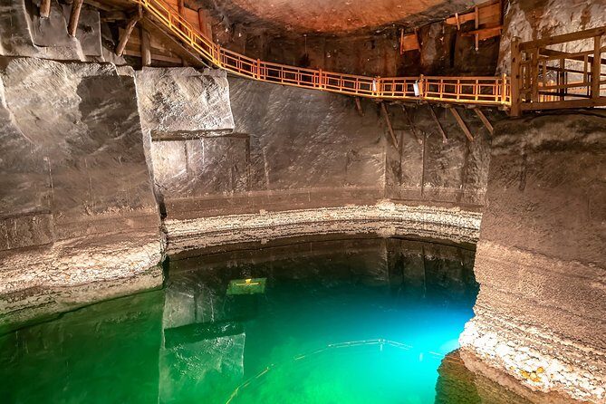 Salt Mine Wieliczka with Private Car from Krakow - Wieliczka in 4 to 5 hours: the flow of the visit underground