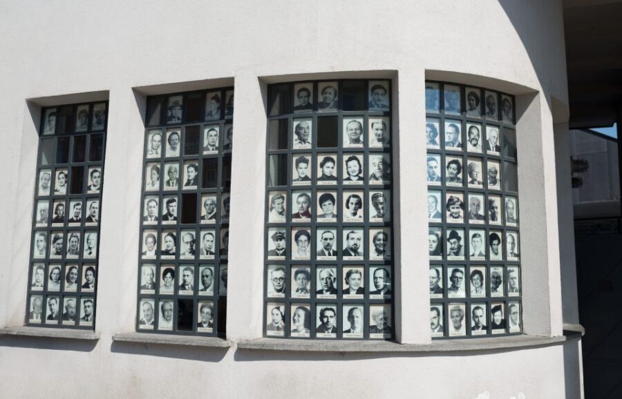 Schindler's Factory and Jewish Ghetto Guided Tour - Oskar Schindler and the people he saved: what your guide is really teaching