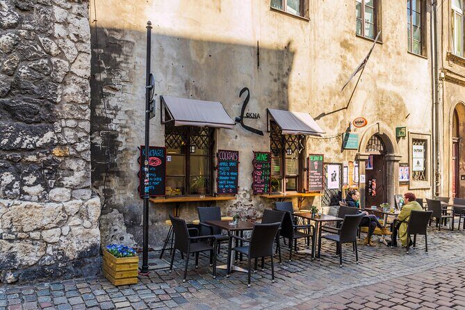 Schindler's Factory and Jewish Ghetto Walking Tour in Kraków - Stop 4: Under the Eagle Pharmacy (museum visit option)