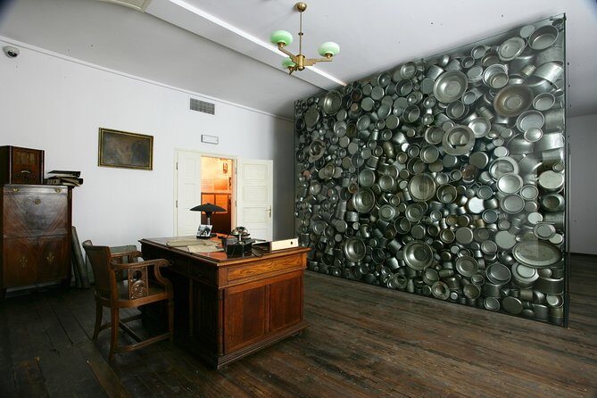Schindler's Factory Guided Tour in Krakow & skip the line ticket - The guide experience in English: what works and what to watch for