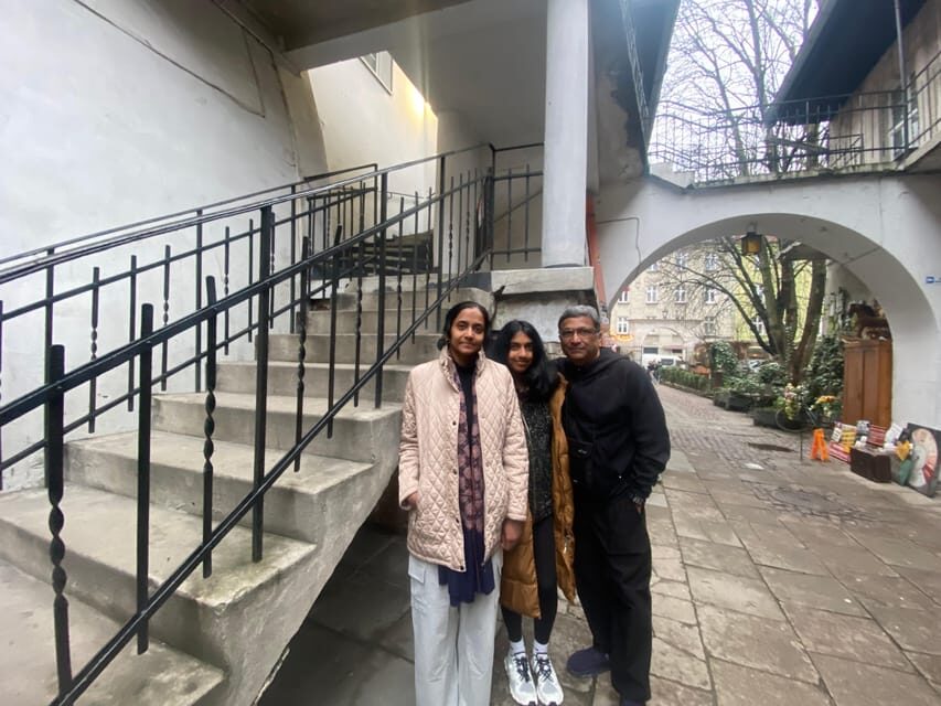 Schindler's List Movie Tour: Historic Sites & Film Location - Kazimierz walk: film scenes, Jewish district context, and real corners