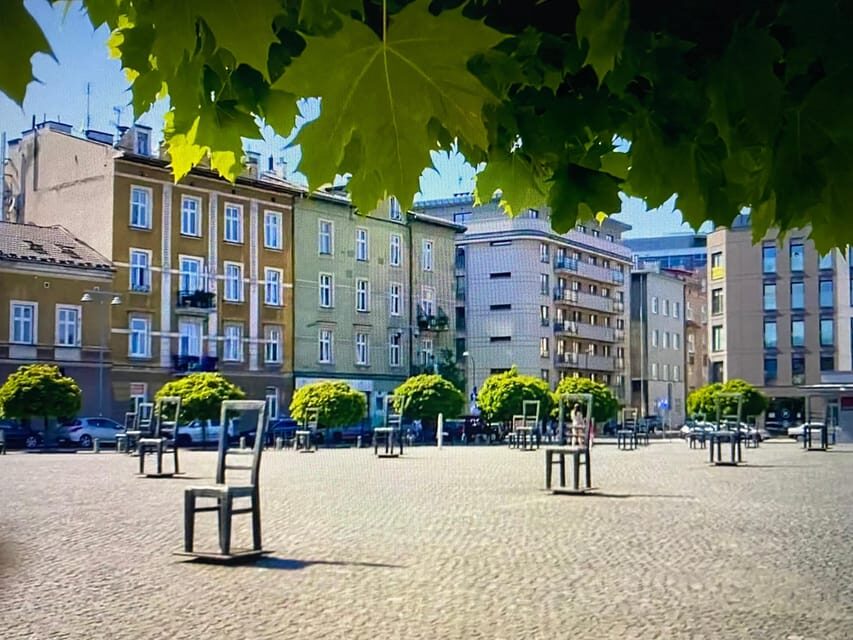 Schindler's List Movie Tour: Historic Sites & Film Location - Outside Schindler’s Factory: Fabryka ’Emalia’ Oskara Schindlera