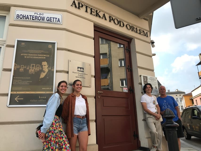 Schindler's List Movie Tour: Historic Sites & Film Location - Oskar Schindler’s story: how the guide makes heroism feel real