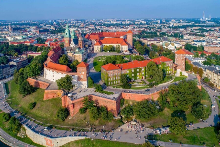 Skip-the-Line Wawel Castle Chambers Private Tour - Wawel Cathedral and Sigmund’s Bell: The 3-Hour Option for Church-Lovers