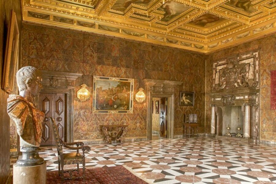 Skip-the-Line Wawel Castle Chambers Private Tour - Practical Tips for Pacing, Tickets, and the Sigmund Staircase