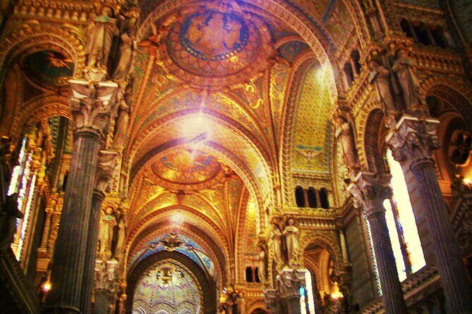 Skip-the-line Wawel Cathedral in Krakow Private Tour - Starting at the John Paul II Monument: quick, easy, on-time