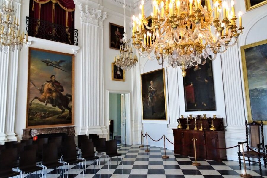 Skip-the-Line Wilanow Palace and Gardens Private Tour Warsaw - Art and collections: more than portraits on walls
