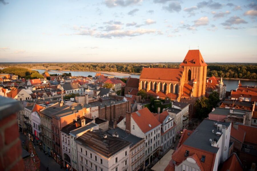 Small-Group Tour from Warsaw to Torun with Lunch - Pierniki and the included attraction choice: gingerbread, planetarium, or ethnography