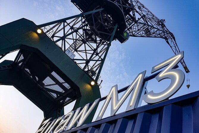 Solidarity Tour - Gdansk Shipyard: walking through the past while the present changes