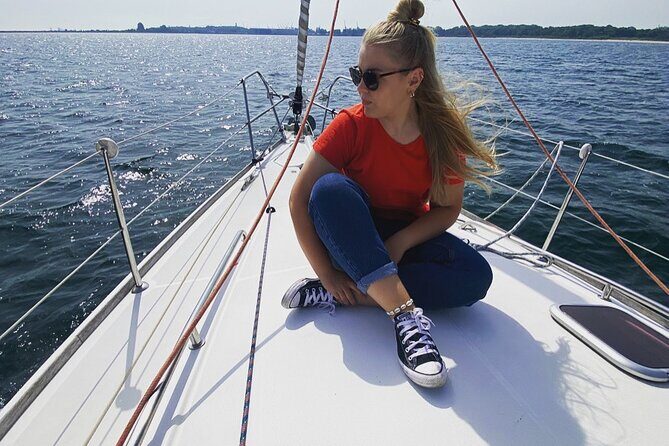 Sopot Yacht Cruise Around the Bay with Welcome Drink - Steering the yacht: the surprise that makes it memorable