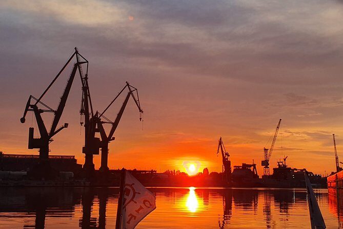 Sunset on the Shipyard and Old Town Evening Cruise - Why This Gdansk Sunset Cruise Works So Well