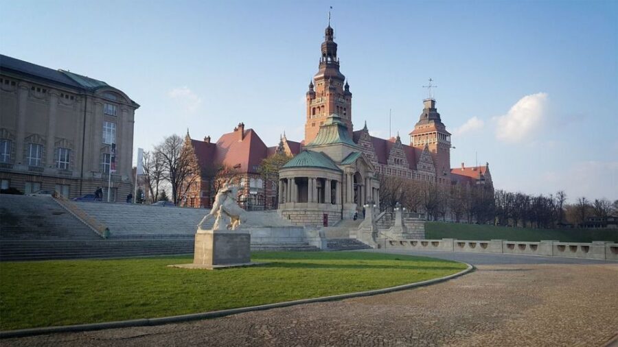 Szczecin: Medieval Old Town Private Walking Tour - First impressions: Szczecin’s medieval story in walkable pieces