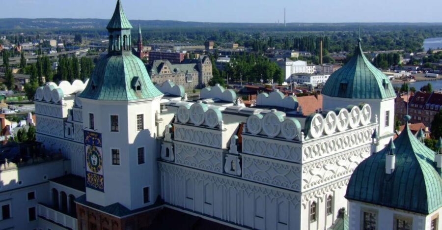 Szczecin: Old Town Highlights Private Walking Tour - Four hours: Szczecin Cathedral tower views and the Karlowicz Philharmonic’s glass face