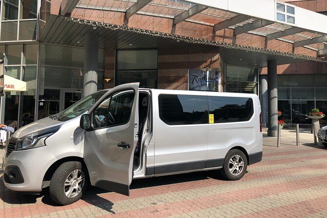 Taxi from Gdańsk airport to city centre ( old town Gdańsk ) - Why a prebooked Gdańsk airport taxi beats the first-night scramble