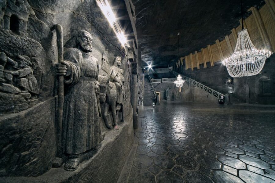 Unesco List; Wieliczka Salt Mine Half-Day Tour from Kraków - The first descent: 380+ steps and the first big payoff