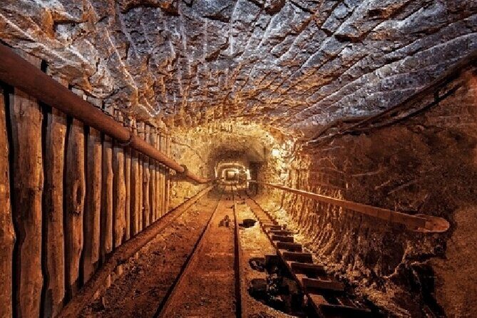 UNESCO Wieliczka Salt Mine Half-Day Tour from Kraków - Chopin by the Salt Lake: How the Mine Puts on a Show