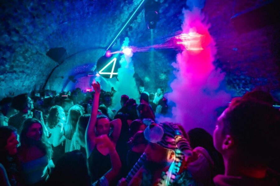 VIP Club Entry and Booth Booking - Welcome Drink + Booth Booking: What Happens After You Enter