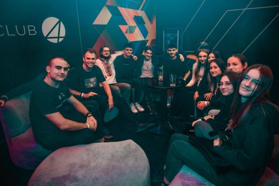 VIP Club Entry and Booth Booking - Four Music Club’s Vibe: DJs, Sound and Old Town Energy