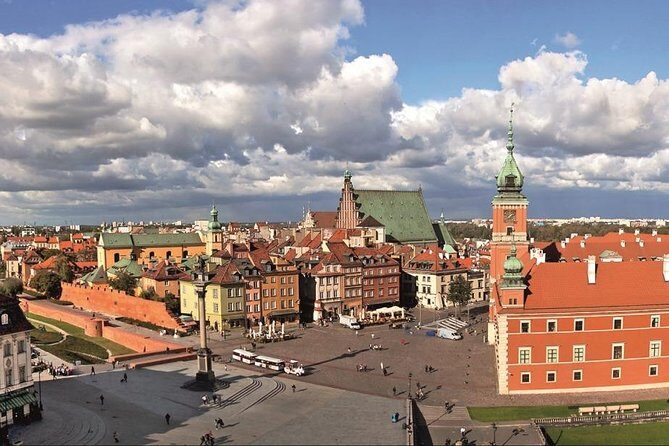 Walk through the Warsaw Old and New Town: like Phoenix from the ashes - Holy Cross Church and Chopin’s heart: music history you can actually stand near