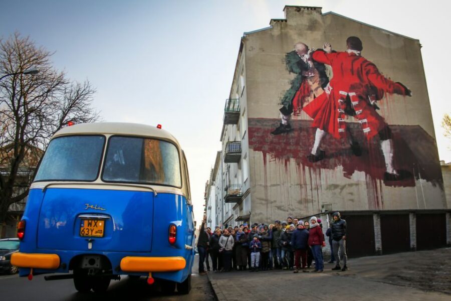 Warsaw: 2.5-Hour Dark Side - Praga District by a Retro Bus - The Praga Bermuda Triangle: courtyards, shrines, and the feel of old Warsaw