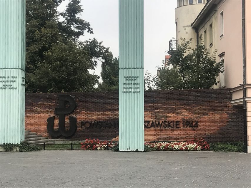 Warsaw: 2-Hour Guided Old Town Walking Tour - Sigmund’s Column: legends, national memory, and the sense of place
