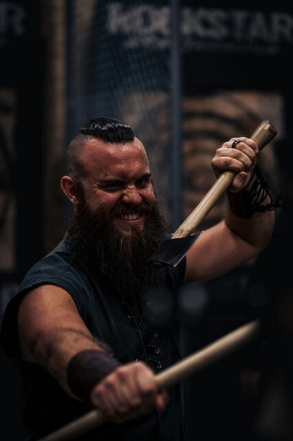 Warsaw: Axe Throwing Experience - Safety First: How the Coaching Keeps It Fun