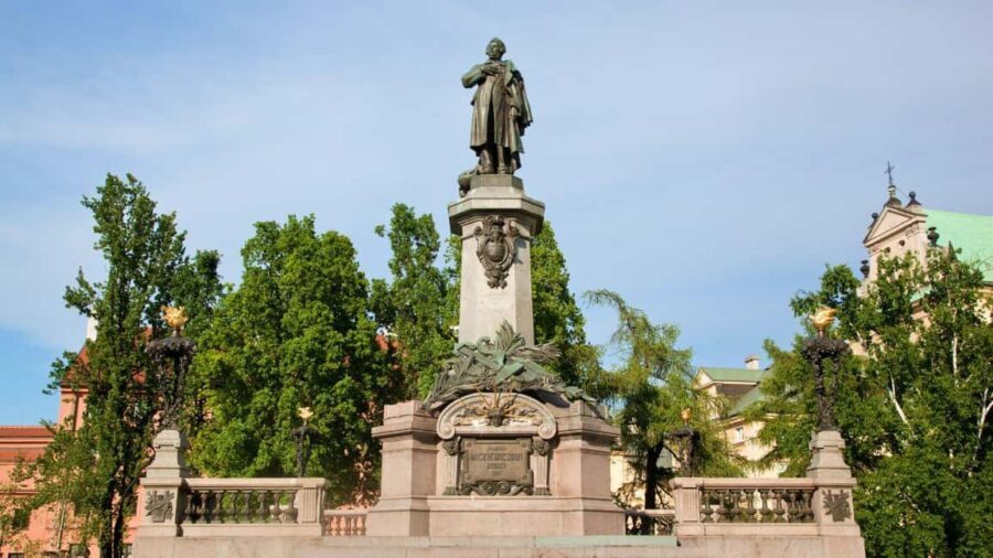 Warsaw: City Game – Discovering Famous Polish Heroes - Downtown landmarks: Palace of Culture and more
