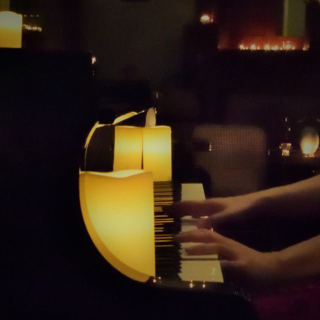 Warsaw Concert: Chopin – Painted by Candlelights with Wine - The Visual Art Moment: Tomasz Sikora’s Chopin Portrait Show