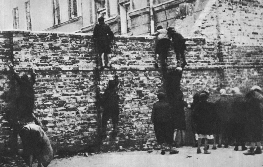 Warsaw Daily Jewish Ghetto Guided Tour with Jewish Cemetery - Who this Warsaw ghetto and cemetery tour is best for