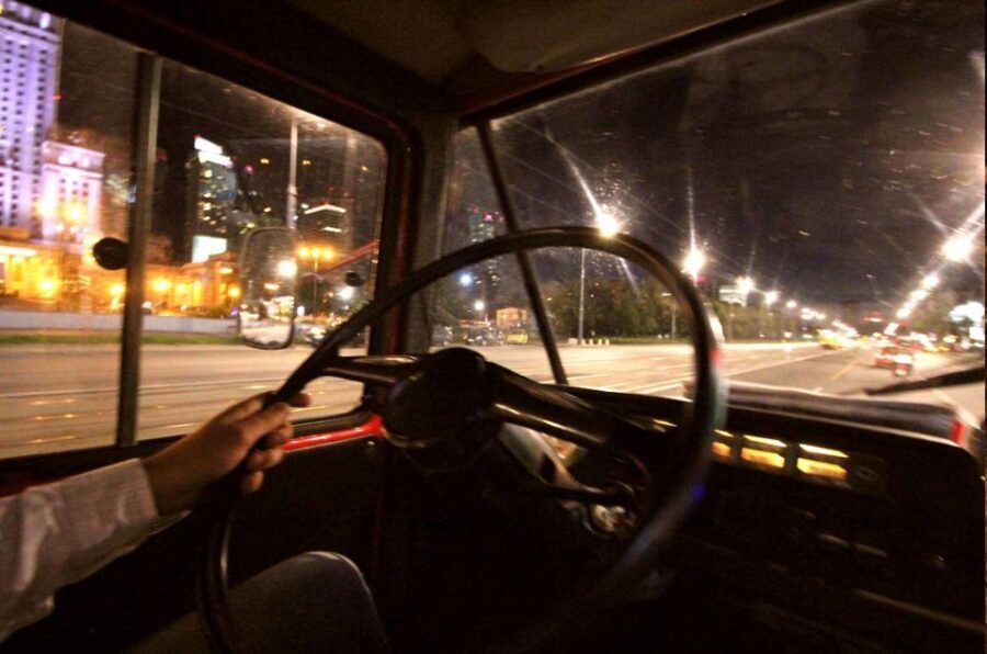 Warsaw: Evening History and Pubs Tour by Retro Minibus - Riding the Żuk Minibus: Warsaw at Night, Minus the Museum Vibes