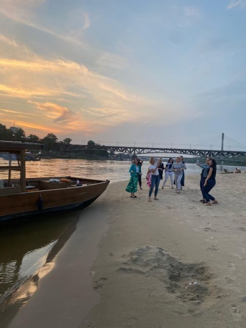 Warsaw: Evening Vistula Cruise with Welcome Drink - What you’ll see on the way out: bridges, skyline glow, and big names