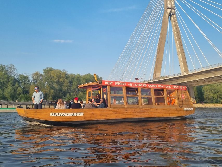 Warsaw: Evening Vistula Cruise with Welcome Drink - Getting on board at the Mermaid Monument (and why that matters)