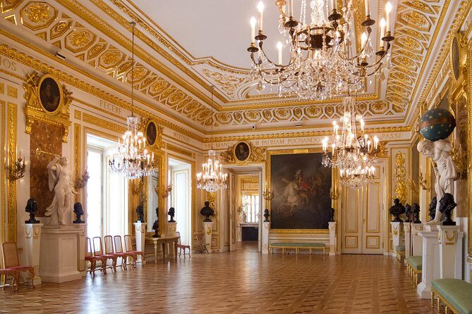 Warsaw Everday Skip the Line Royal Castle Guided Tour - The role of the guide: what to expect from the human factor
