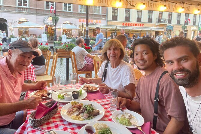 Warsaw Foodie Tour - Food, Drinks, History & Traditions - Setting Off From Plac Defilad: How the Tour Gets Your Bearings Fast