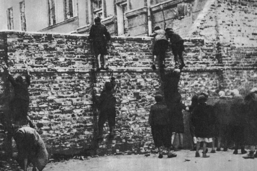 Warsaw: Ghetto, Jewish Cemetery & POLIN Museum Private Tour - Value check: is $112 per person worth it?