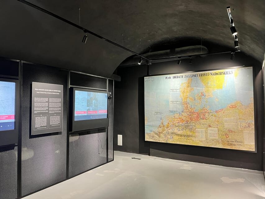 Warsaw: Guided tour of the Cold War Museum - Multimedia That Doesn’t Feel Like Noise