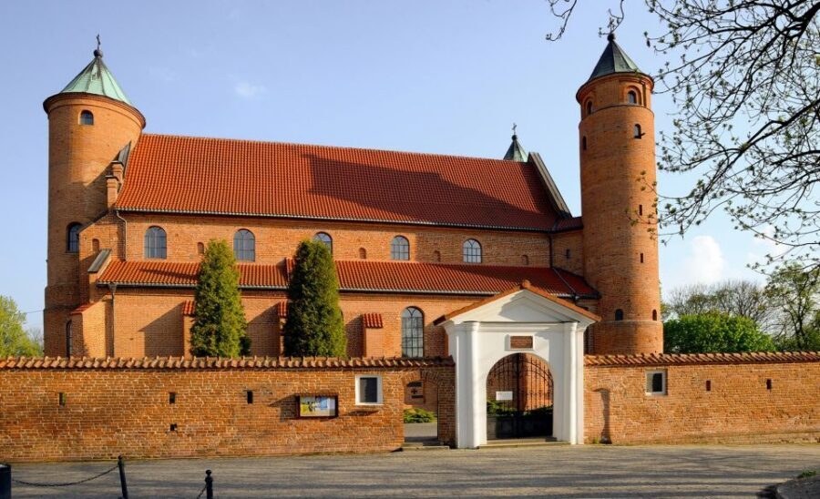 Warsaw: Half-Day Private Chopin Tour to Zelazowa Wola - Ostrogski Castle and the Frederic Chopin Museum