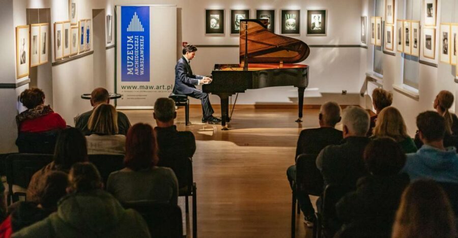 Warsaw: Live Chopin Piano Concert - Before the music: the painting exhibition and the pre-concert mood