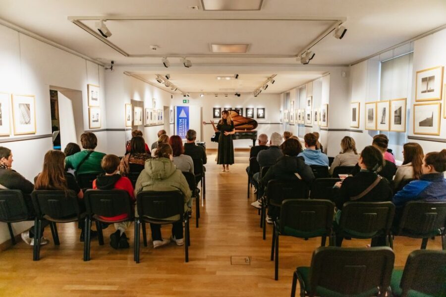 Warsaw: Live Chopin Piano Concert - The pianists: professional players and touring talent