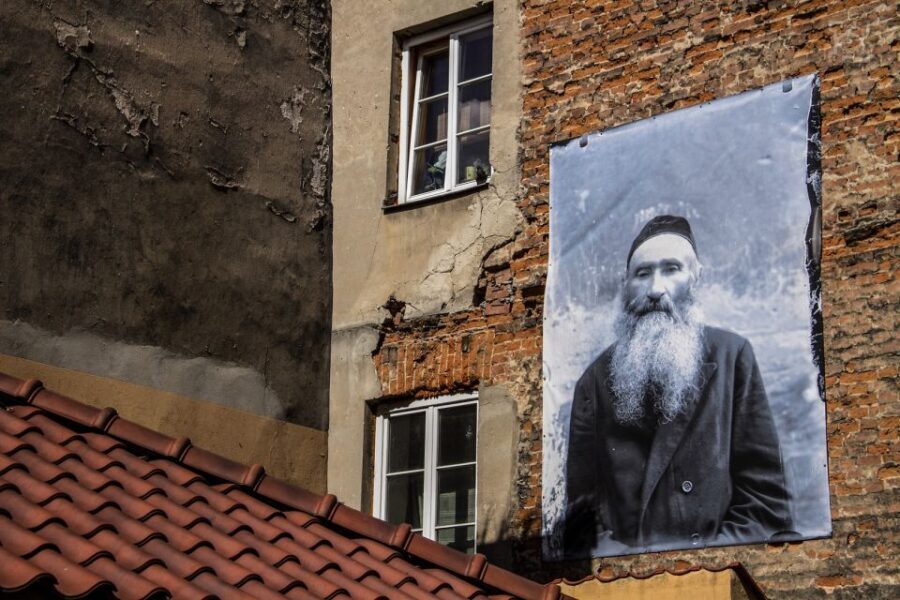 Warsaw: Majdanek Concentration Camp & Lublin Guided Day Tour - Key Points Before You Go