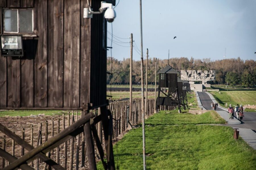 Warsaw: Majdanek Concentration Camp & Lublin Guided Day Tour - Lublin Old Town: Cobblestones, Palaces, and Little Jerusalem