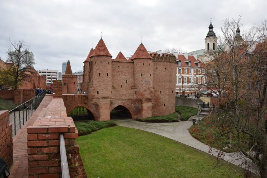 Warsaw: Old Town Guided Walking Tour - Old Town in Two Hours: Why This Walk Works
