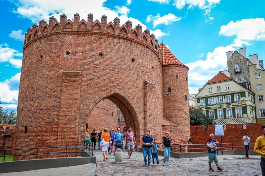 Warsaw: Old Town Highlights Walking Tour in English - Key highlights at a glance
