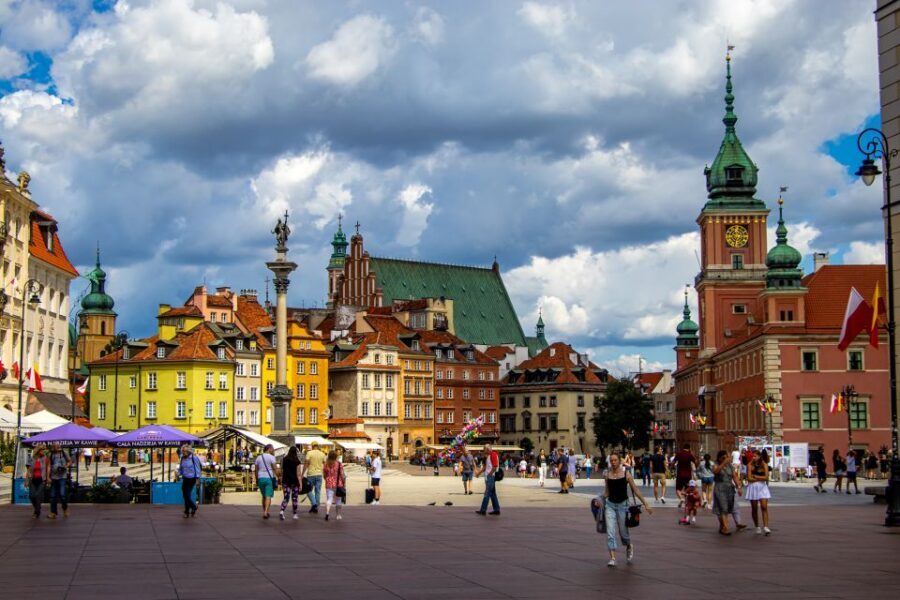 Warsaw: Old Town Highlights Walking Tour in English - Why the Royal Route and Old Town fit 150 minutes