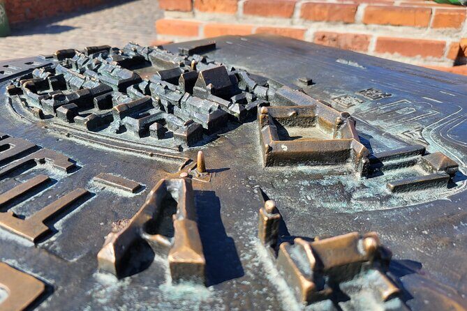 Warsaw Old Town (UNESCO area): Facts & Legends | small groups - Rynek Starego Miasta: the main square and the Mermaid Statue