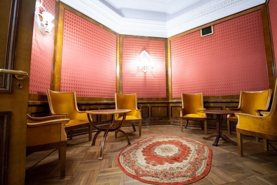 Warsaw: Palace of Culture and Science Tour with Terrace - Why the Rooms Feel Different When You’re Not Rushing