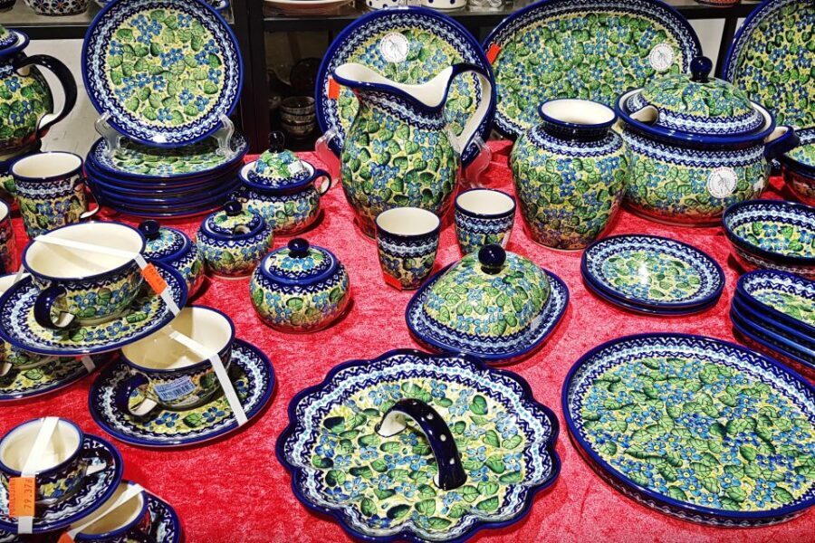 Warsaw: Pottery Decorating Ceramic Workshop - The Presentation: The Ceramics Story and the Method You’ll Use