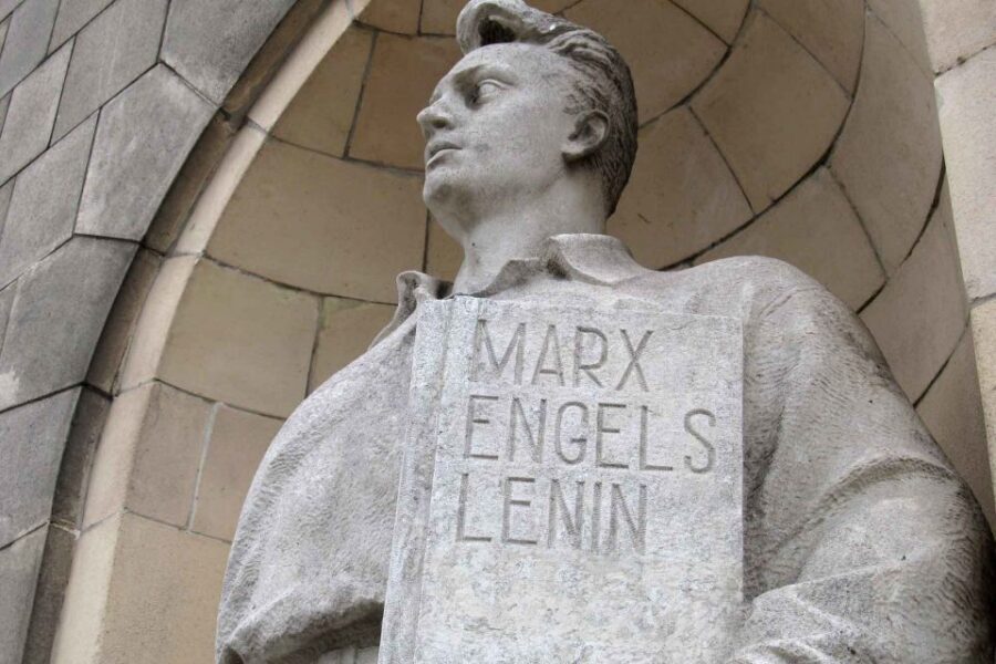 Warsaw: Private Communism Tour with Hotel Pickup - From WWII Ruins to Socialist Warsaw: The Rebuilding Story
