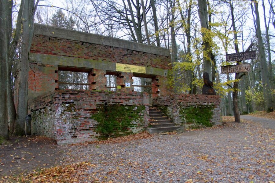 Warsaw: Private Full-Day Wolf's Lair Tour - The WWII Story Your Guide Puts Together On-Site